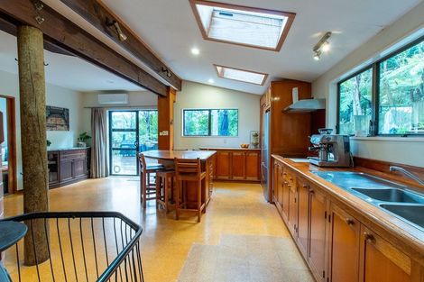 Photo of property in 266 Konini Road, Titirangi, Auckland, 0604
