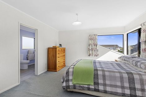 Photo of property in 28 De Menech Grove, Avalon, Lower Hutt, 5011