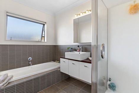 Photo of property in 24 Charles Street, Carterton, 5713