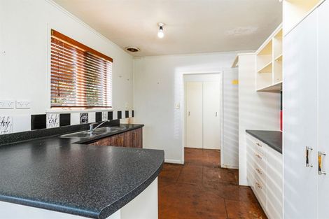 Photo of property in 14 Roick Parade, Glen Eden, Auckland, 0602