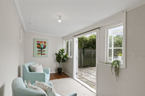 Photo of property in 15 Hathaway Avenue, Karori, Wellington, 6012