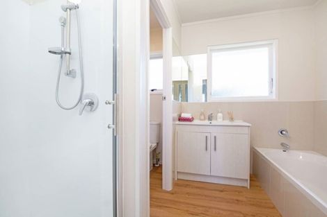 Photo of property in 9 Vanbrugh Place, Bucklands Beach, Auckland, 2014