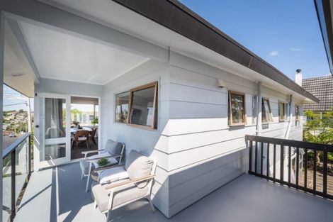 Photo of property in 2/50 Seaview Road, Castor Bay, Auckland, 0620