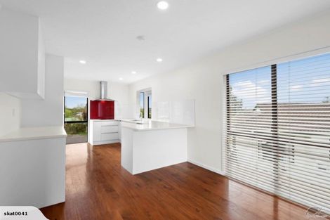 Photo of property in 19 Crosby Road, West Harbour, Auckland, 0618