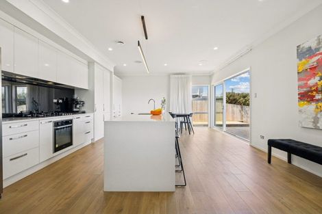 Photo of property in 2 Tauwaka Crescent, Riverhead, 0820