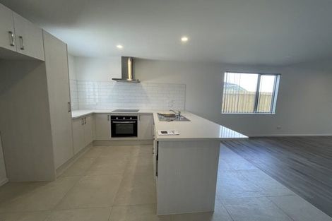 Photo of property in 15b Chadwick Crescent, Mangere East, Auckland, 2024