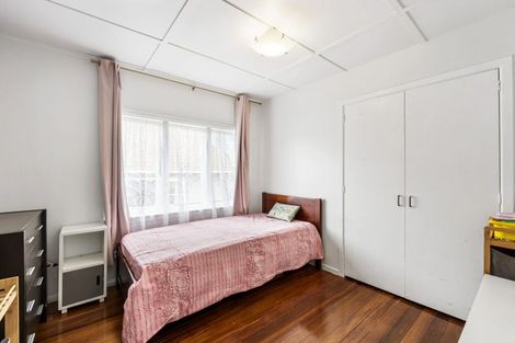 Photo of property in 8 Huxley Place, Glen Innes, Auckland, 1072