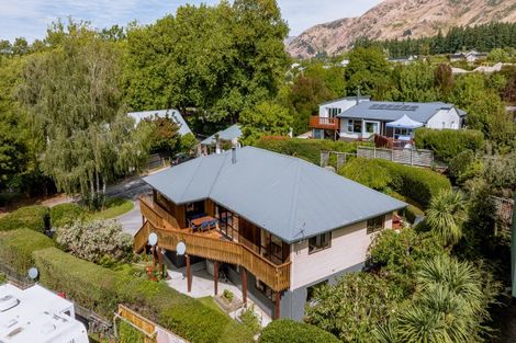 Photo of property in 8 Larch Place, Wanaka, 9305