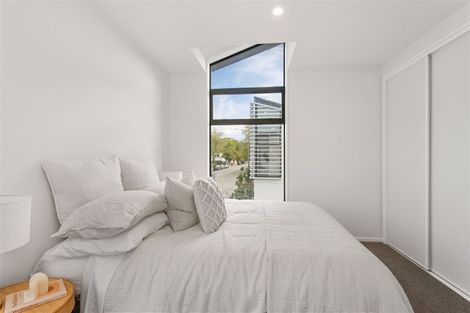 Photo of property in 2/57 Carlton Mill Road, Merivale, Christchurch, 8014