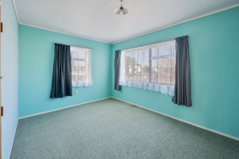 Photo of property in 5 Duckworth Crescent, Greenmeadows, Napier, 4112