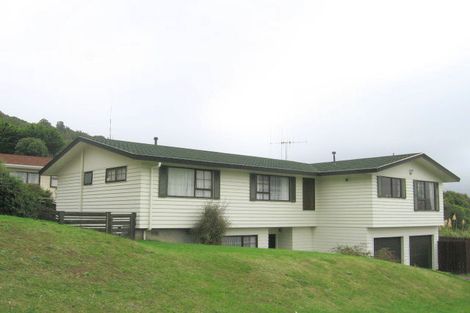 Photo of property in 14 Brasenose Place, Tawa, Wellington, 5028