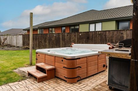 Photo of property in 5 Stanfield Court, Rototuna, Hamilton, 3210