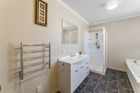 Photo of property in 2 Mayer Crescent, Wakefield, 7025