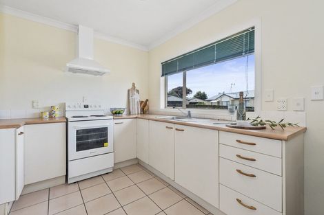 Photo of property in 15 Harvard Court, Melville, Hamilton, 3206