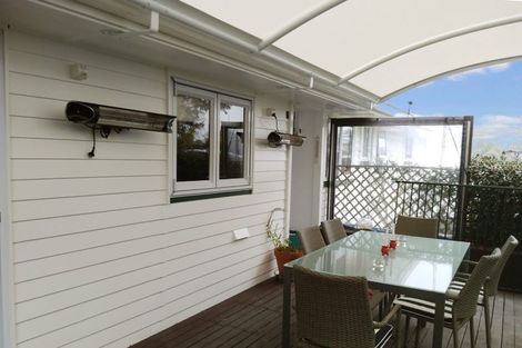 Photo of property in 1 Blenheim Street, Glenfield, Auckland, 0629