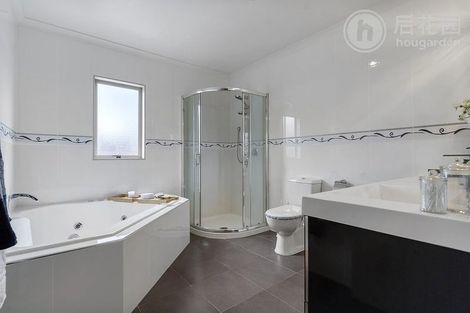 Photo of property in 17 Miromiro Street, Greenhithe, Auckland, 0632