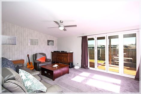 Photo of property in 51 Nash Parade, Foxton Beach, Foxton, 4815