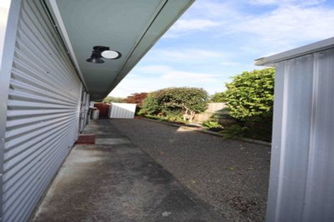 Photo of property in 2 Meadowvale Drive, Levin, 5510