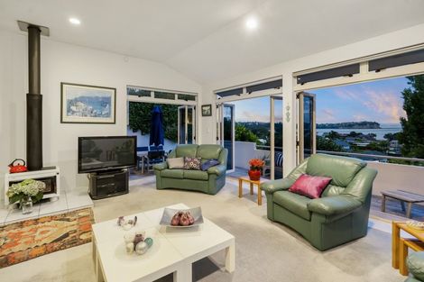 Photo of property in 17a Beach Road, Manly, Whangaparaoa, 0930