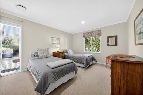 Photo of property in 10 Fairway Drive, Martinborough, 5711