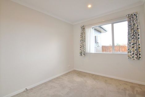 Photo of property in 18 Tararua Street, Massey, Auckland, 0614
