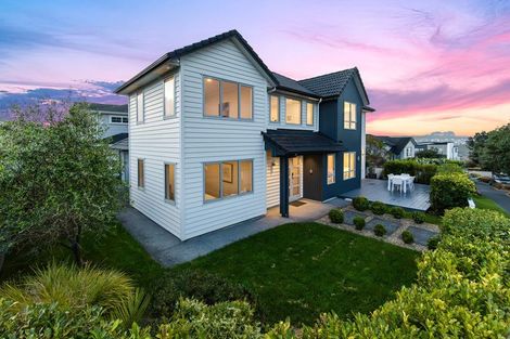 Photo of property in 17 Headland Drive, Long Bay, Auckland, 0630