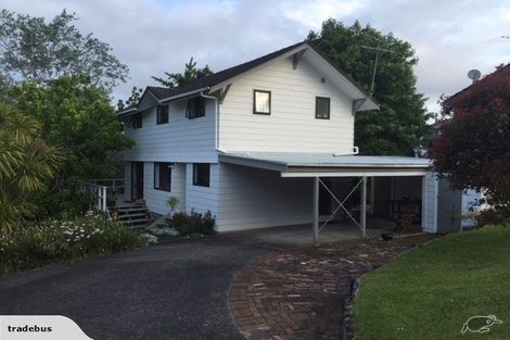 Photo of property in 1/70 Ayton Drive, Totara Vale, Auckland, 0629