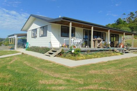 Photo of property in 44b Crosland Road, South Head, Helensville, 0874