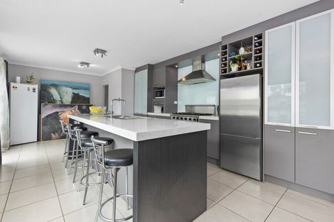 Photo of property in 1/103 Carlisle Road, Torbay, Auckland, 0632