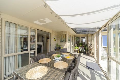 Photo of property in 11 Chestnut Close, Kelvin Grove, Palmerston North, 4414