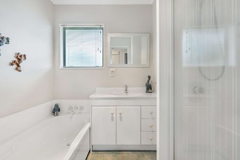 Photo of property in 4 Destino Court, Conifer Grove, Takanini, 2112