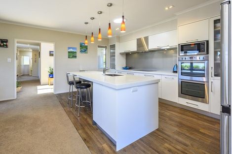 Photo of property in 5b Tupuhi Place, Highlands Park, New Plymouth, 4312