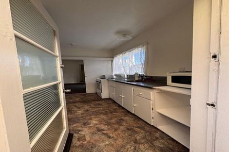 Photo of property in 11 Miles Crescent, Newlands, Wellington, 6037