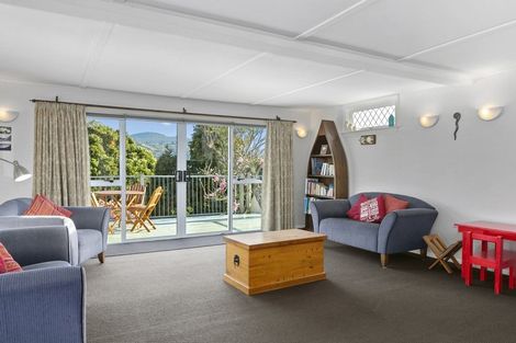 Photo of property in 18 Howard Street, Macandrew Bay, Dunedin, 9014