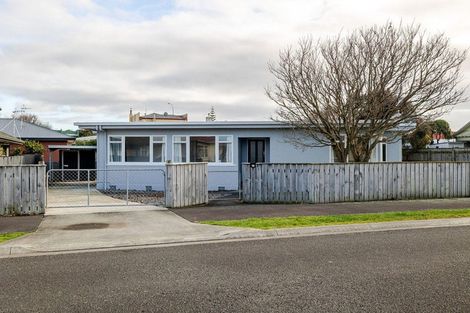 Photo of property in 37 Rewa Street, Takaro, Palmerston North, 4412