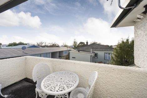 Photo of property in 19 Newcastle Street, Hokowhitu, Palmerston North, 4410