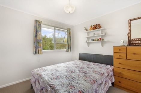 Photo of property in 24 Bartlett Grove, Tawa, Wellington, 5028