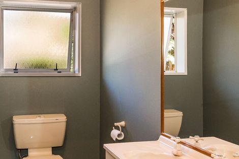 Photo of property in 29 Kenrigg Road East, Kinloch, Taupo, 3377