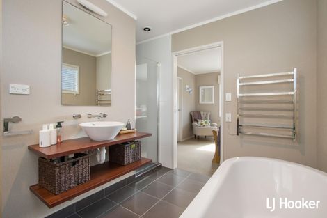 Photo of property in 4a Hillview Road, Waihi Beach, 3611