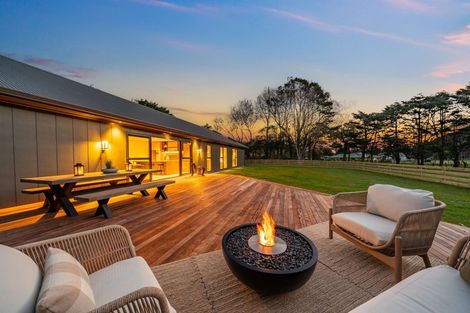 Photo of property in 405a Paekakariki Hill Road, Paekakariki Hill, Porirua, 5381