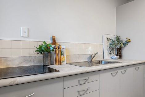 Photo of property in 2/20 Oakhampton Street, Hornby, Christchurch, 8042