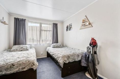 Photo of property in 61 Arimu Road, Papakura, 2110