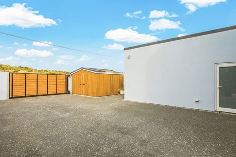 Photo of property in 10 Marine Parade, North New Brighton, Christchurch, 8083