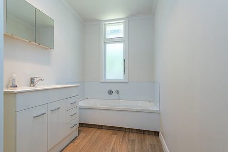 Photo of property in 87 Russell Street, Palmerston North, 4414