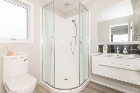 Photo of property in 3 Cessna Way, Newlands, Wellington, 6037