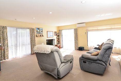 Photo of property in 11 Leonard Place, Dinsdale, Hamilton, 3204