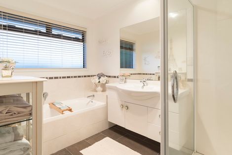 Photo of property in 44 Estuary View Road, Welcome Bay, Tauranga, 3112