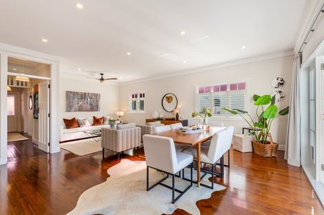 Photo of property in 18 William Bond Street, Stanley Point, Auckland, 0624