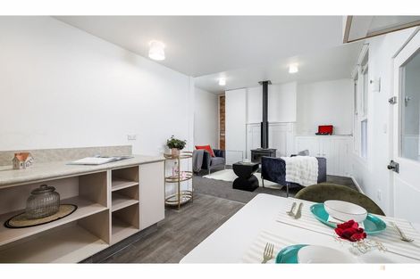 Photo of property in 92-98 High Street, Waimate, 7924