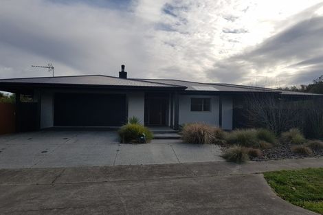 Photo of property in 70 Queens Avenue, Waikuku Beach, 7402